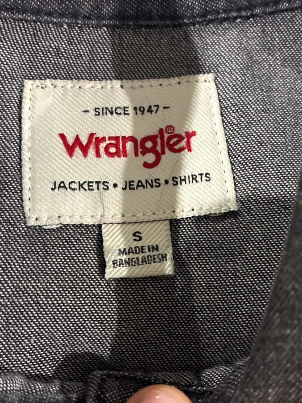 Wrangler Gray Denim Shirt with Red Logo Label - Picture 4 of 4